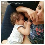 Bom dia para você que já começa o dia cansada assim como eu.
Esse post é um desabafo. 
Confesso que as vezes me cansa amamentar. Penso em desmamar logo e pronto. Ela agora acorda cedo pra cacete já procurando Tetê. Hora do lanche da manhã fica pedindo Tetê. Não quer almoçar e já sai pedindo Tetê. 
Não sei se é pico de crescimento ou salto de desenvolvimento, mas confesso que tá muito cansativo. De verdade. 
Se deixar ela fica o dia todo agarrada no peito.
Aí eu olho para ela durante a amamentação e me dá uma coisa no coração. É um momento tão bom, apesar de cansativo, que me arrependo de ter pensado em desmamar.
Aí eu lembro de todas as dificuldades que eu tive no início e do quanto eu lutei para conseguir amamentar e me bate um arrependimento de ter cogitado desmamar. 
Nunca que eu teria coragem. É aquele tipo de decisão que depois não tem mais volta. Aí só vai restar a saudade... #MaeBipolar #MaeCansada #MamaeTagarela