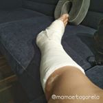 Fui para o hospital achando que era ligamento e voltei para casa com diagnóstico de fratura e pé engessado.
Só pensava o tempo todo nas crianças. Como vou cuidar deles assim?
A dor? Doeu para cacete, mas posso afirmar que o meu trabalho de parto doeu mais.
.
.
.
#maecansada #gesso #imobilizada #fratura #pequebrado #dor #maesofre #coisademae #amordemae #amordamamae #sofrimento #eagora #mamaedeprimeiraviagem #maebabona #maecoruja  #maedeprimeiraviagem #maededois #maedecasal #maedecasal👫 #maedemenino #maedemenina #maternidadereal #maternidadenuaecrua #vipinstabloggers  #MaesQuelnteragem #maequesevira #daumjeito  #sevira #maequecuida #pataquebrada