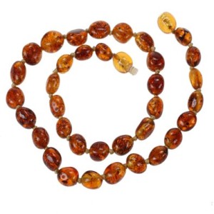 colar de ambar para denticao 10 Itens de Bebês Nos EUA Que Não Têm no Brasil mamae tagarela