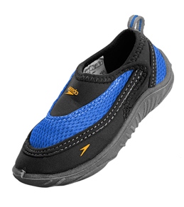 sapato anti derrapante surfwalker mamae tagarela 25 Itens de Um Enxoval de Bebê Moderno (de 0 a 2 anos)