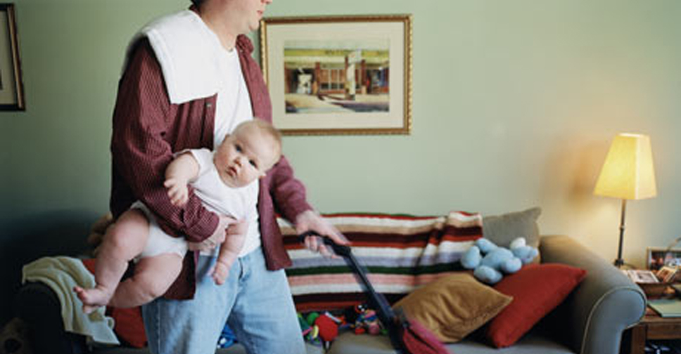 Não Ajudo a Minha Mulher com as Crianças e Nem com a Casa