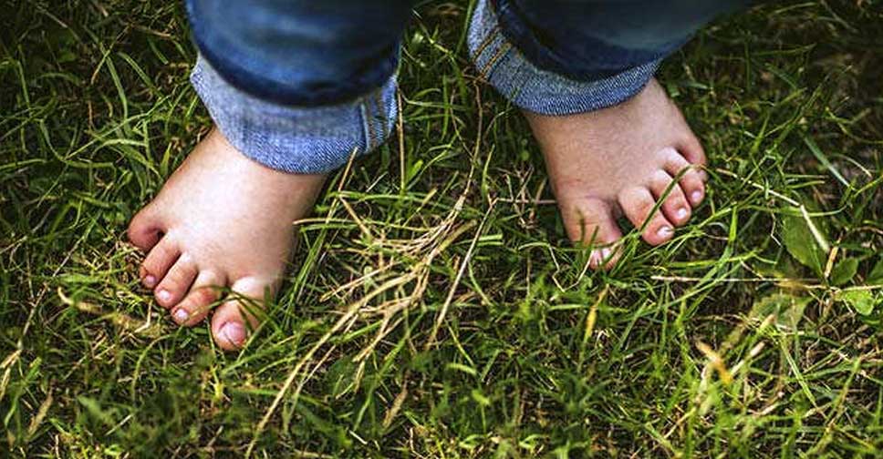 9 Benefícios Para Andar Com os Pés Descalços
